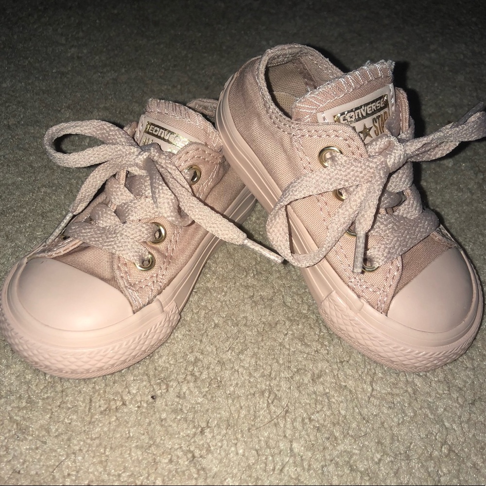 💥BOGO FREE💥 Converse sneakers